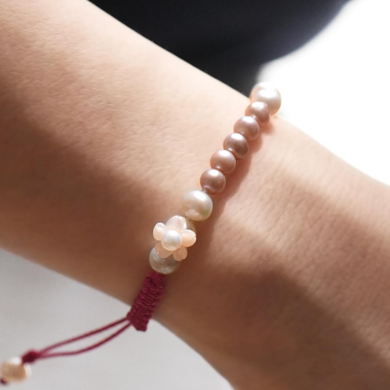 淡水パール ピンク×ホワイト 桜 マクラメブレスレット マゼンタ | 1枚目
