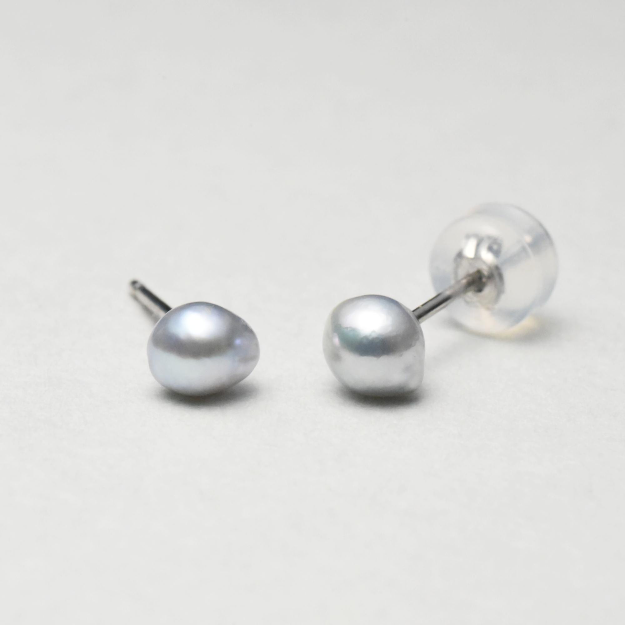 Pt900ナチュラルブルーバロックアコヤベビーパール4.5‾5mmピアス1枚目の画像