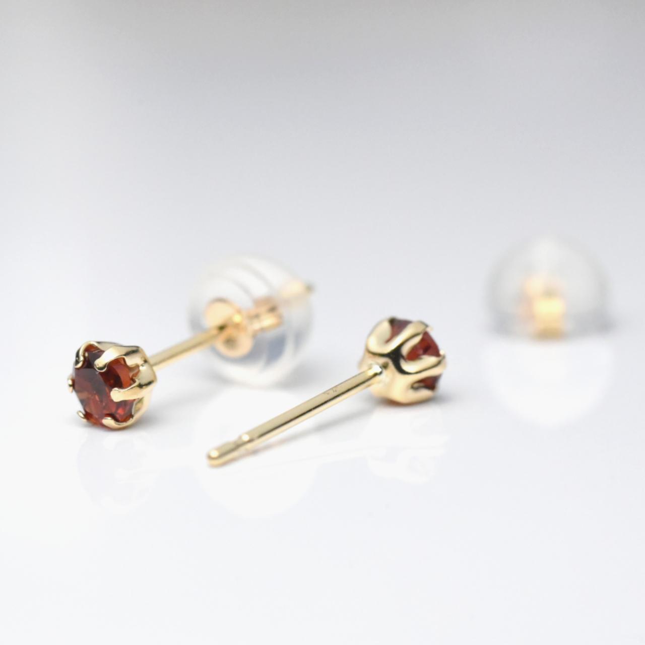 K18YGガーネット3mm 6本爪スタッドピアス | 3枚目